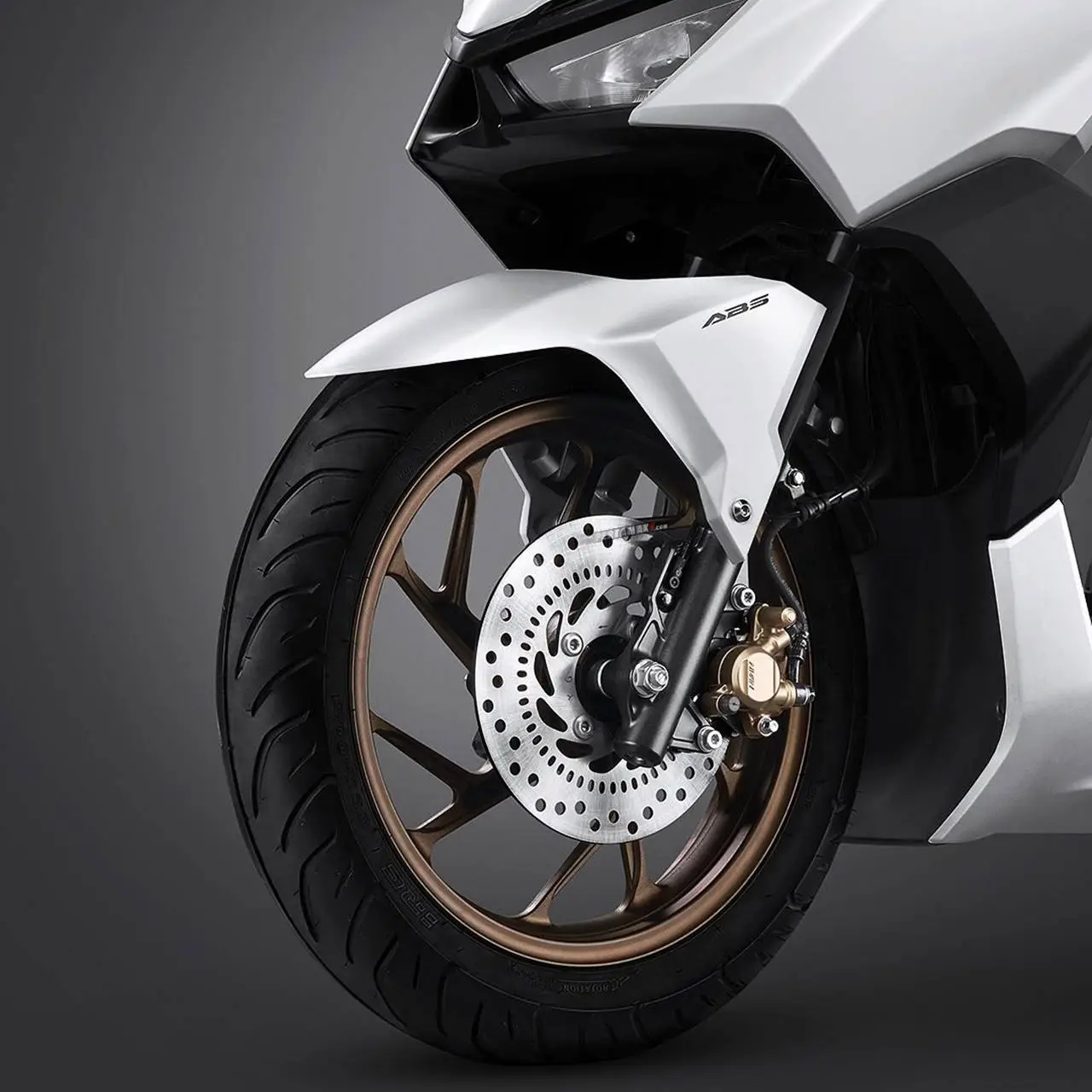 Scoopy Prestige White